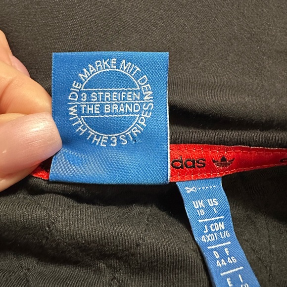 Adidas black dress in Large. Rare. Quilted crop top sewn together with dress. - Picture 3 of 12